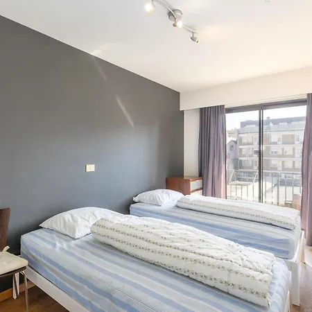 Apartment Silver 3 *